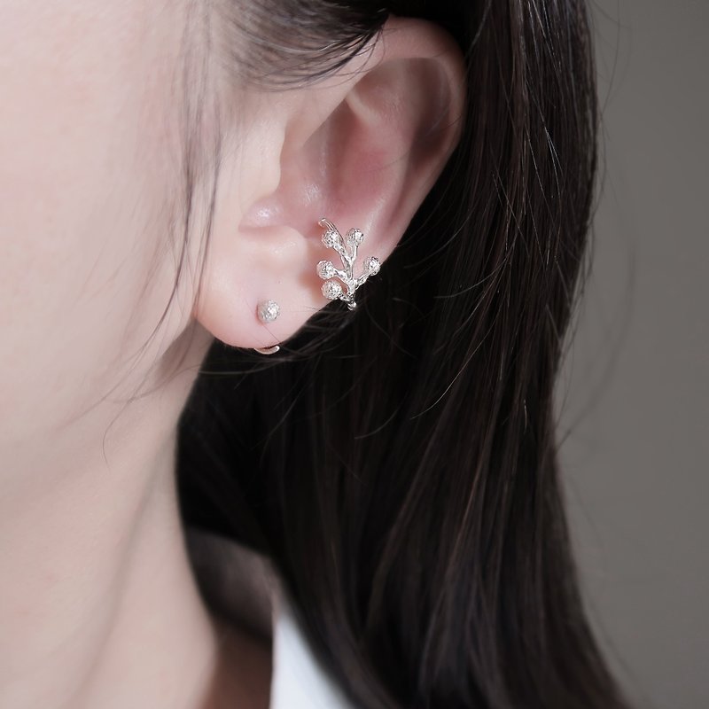 Forest style 925 sterling silver acacia flower fruit ear cuff earrings - ต่างหู - เงินแท้ สีดำ