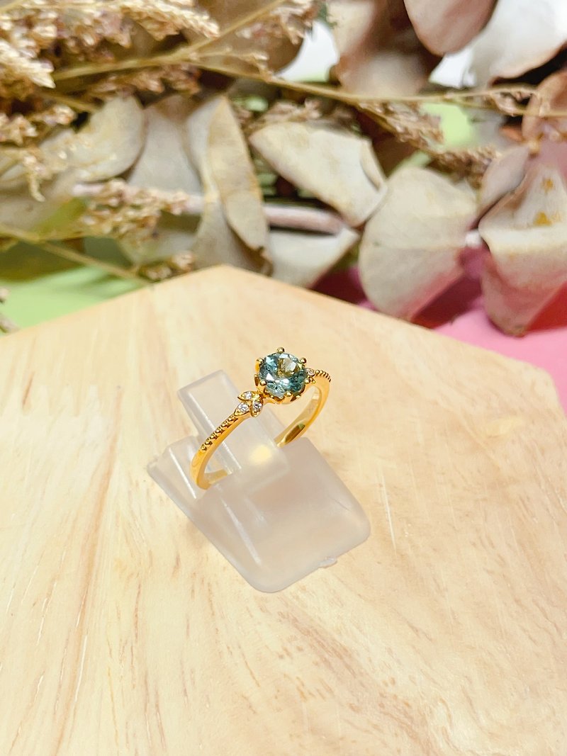 9k gold Mint Color Tourmaline and diamond ring - แหวนทั่วไป - เครื่องเพชรพลอย สีเขียว