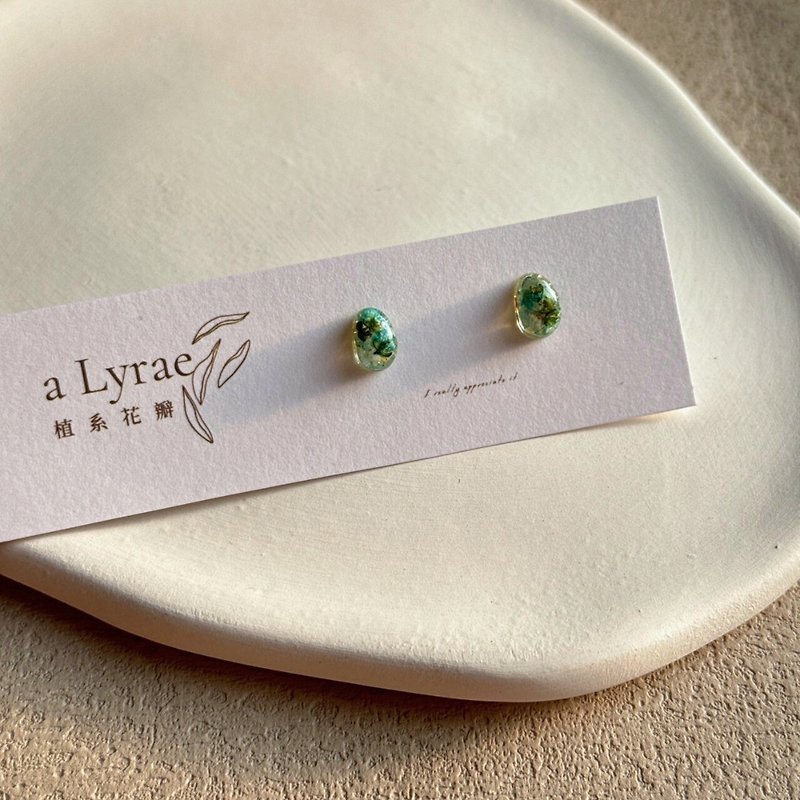 Ear pin type earrings plated with 14K gold ear pins jelly beans series flower moss green handmade jewelry - Earrings & Clip-ons - Other Materials Green