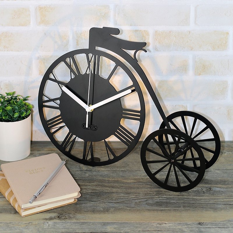 [OPUS Dongqi Metalworking] childhood time - tricycle table clock (black) / metal clock / Roman numerals - Clocks - Other Metals Black
