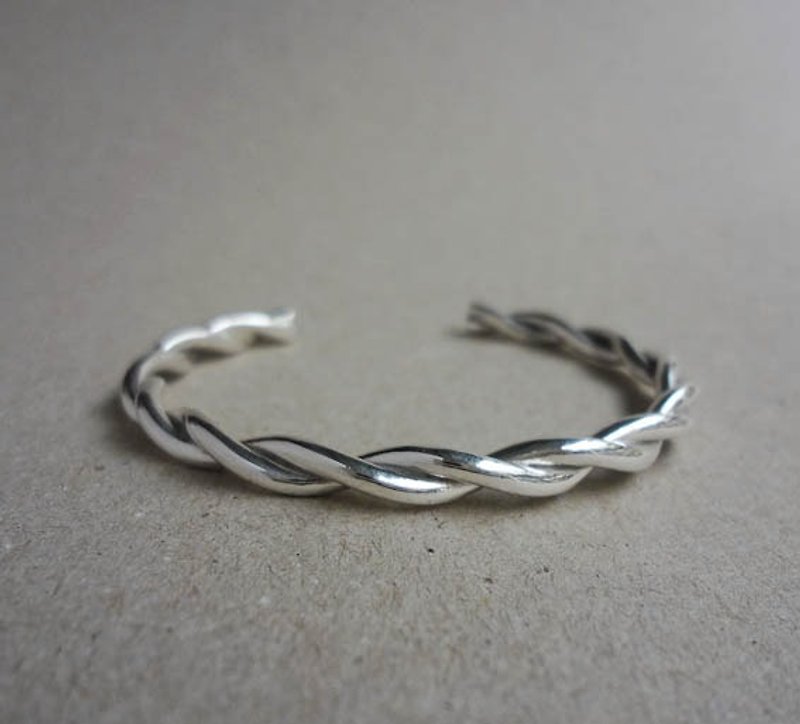 Twist Silver Bracelet-Basic Silver Bracelet - สร้อยข้อมือ - โลหะ สีเทา