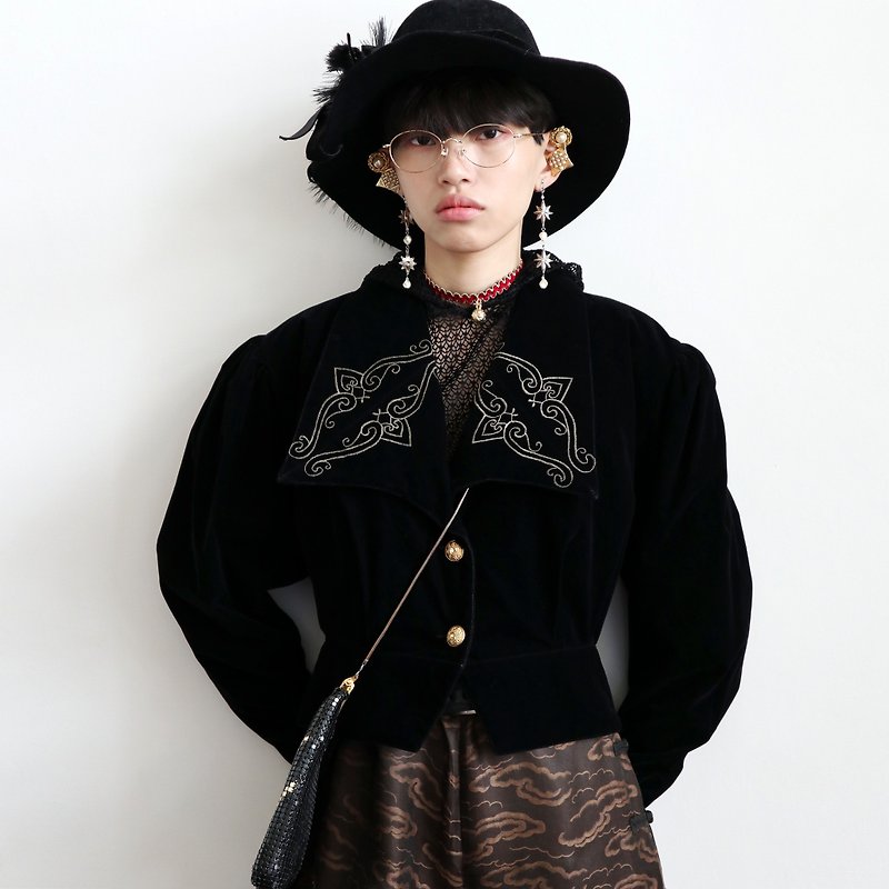 Pumpkin Vintage. Vintage embroidered suede short jacket - เสื้อแจ็คเก็ต - วัสดุอื่นๆ สีดำ