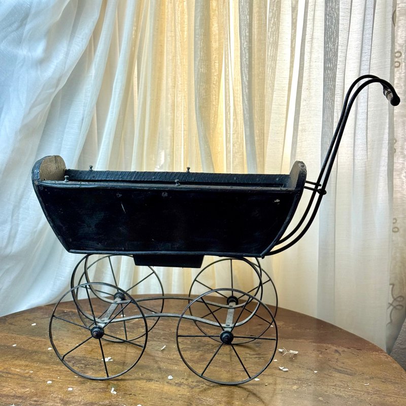 * 50871-罕見迷人的法國古董洋娃娃推車 - 擺飾/家飾品 - 木頭 黑色
