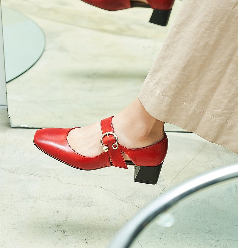 HTHREE4.6 square headdress buckle Mary Jane heel shoes / chili red / Buckle MaryJane Heels - รองเท้าบัลเลต์ - หนังแท้ สีแดง