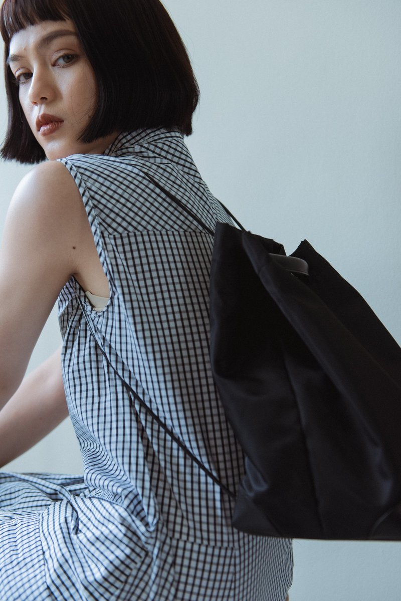 Trip Bag - Convertable Crossbody Bag Backpack Bucket Bag In Black - 後背包/背包/書包 - 真皮 黑色