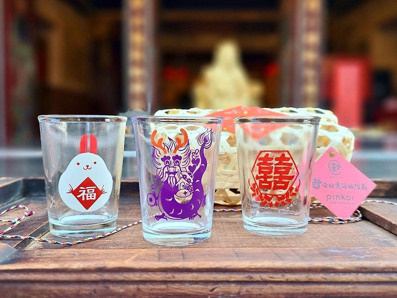 ::Taipei Xiahai 共同ブランド:: パートナーを与えてください*フェミニンなビールジョッキ*ハンドドライ * 3 竹かごギフトボックス入り - グラス・コップ - ガラス 多色