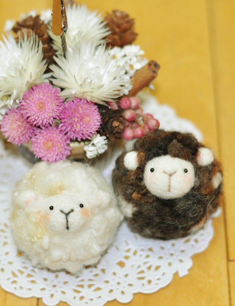 小綿羊球羊毛氈吊飾-毛起來玩夏令營 - 編織/羊毛氈/縫紉 - 羊毛 