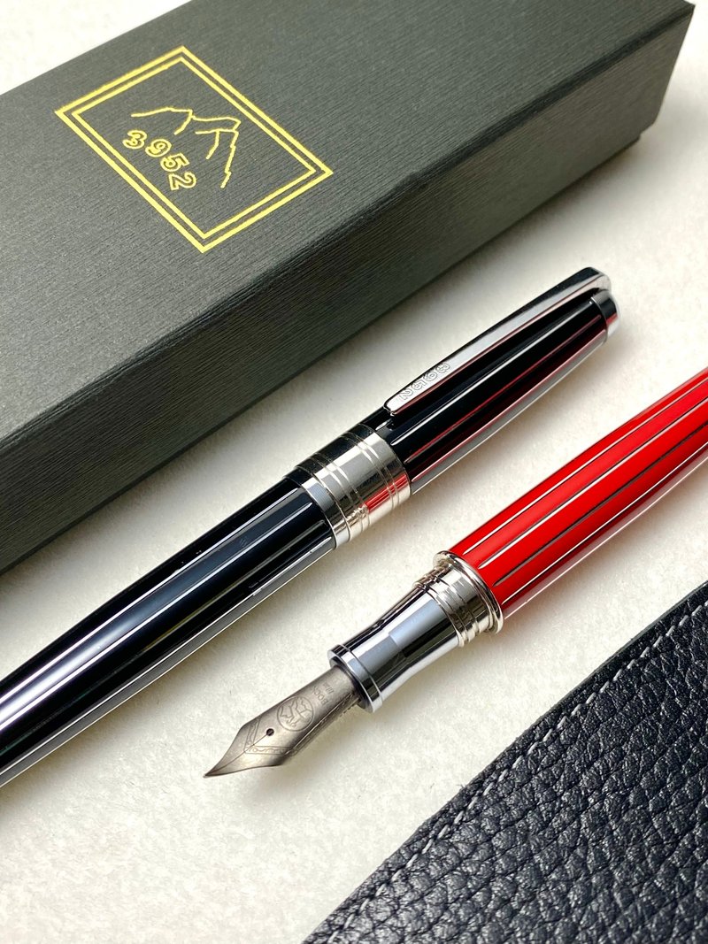 3952 Old Goat-X800 British Lover Black/Red Calligraphy Titanium Tip Pen - ปากกาหมึกซึม - วัสดุอื่นๆ สีแดง