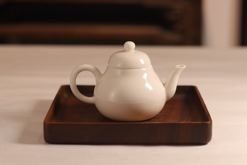 敦睦窯-玉瓷小梨形壺 素面款 - 茶壺/茶杯/茶具 - 陶 白色