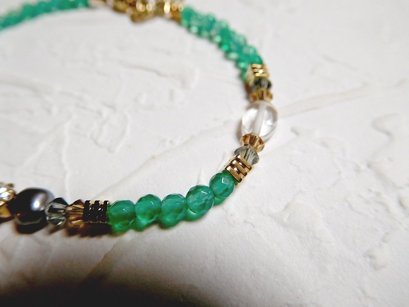 Green Agate gray pearl bracelet Stone texture - สร้อยข้อมือ - วัสดุอื่นๆ สีเขียว