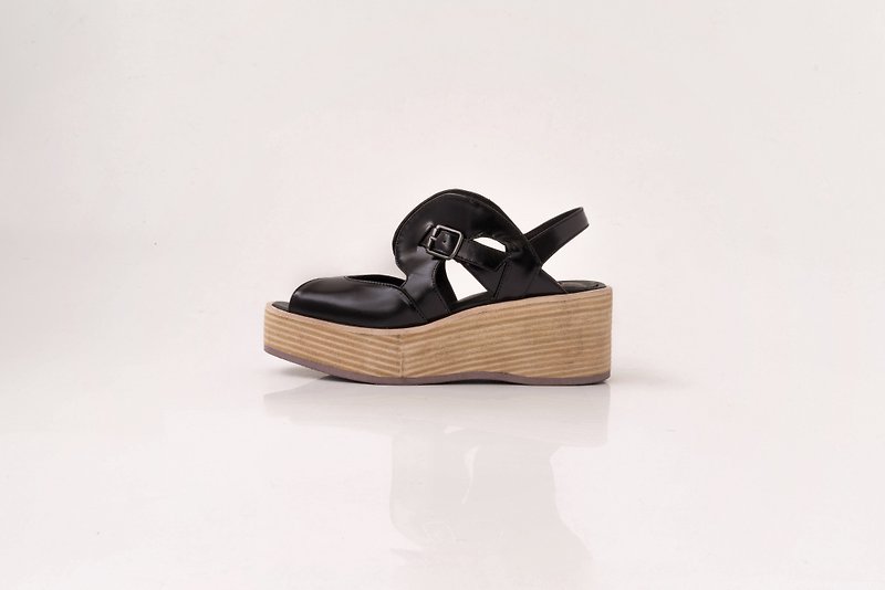 ZOODY / bubble thick at the end / hand shoes / thick hollow sandals / black - Sandals - Genuine Leather Black