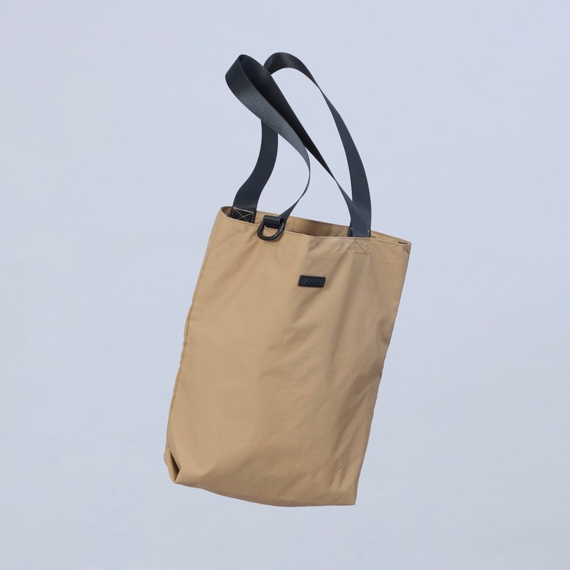 【極輕】BRZ Tote Bag 托特包 沙棕色 - 手提包/手提袋 - 尼龍 卡其色