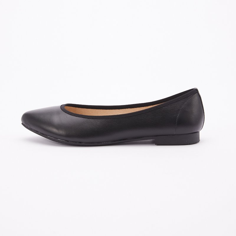 Large size women's shoes 41-48 small made in Taiwan workplace genuine leather plain pointed flat shoes 1.5cm black - รองเท้าลำลองผู้หญิง - หนังแท้ สีดำ
