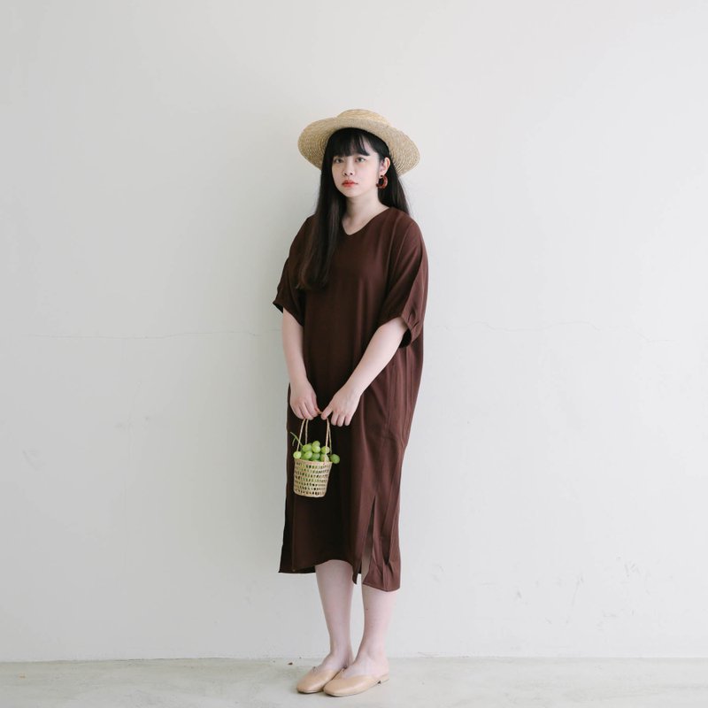 Chestnut loose five-point sleeve dress - ชุดเดรส - ผ้าฝ้าย/ผ้าลินิน สีนำ้ตาล