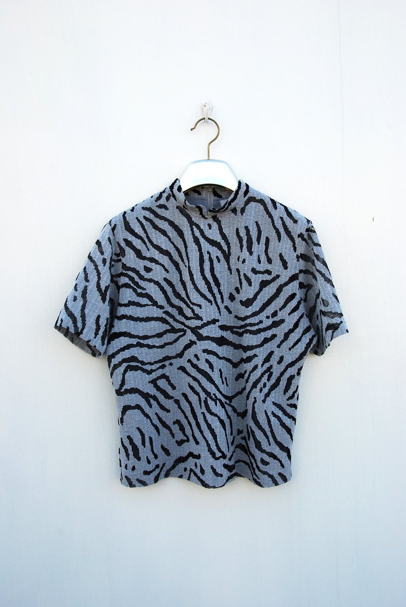 Vintage abstract tiger shirt - เสื้อผู้หญิง - วัสดุอื่นๆ 