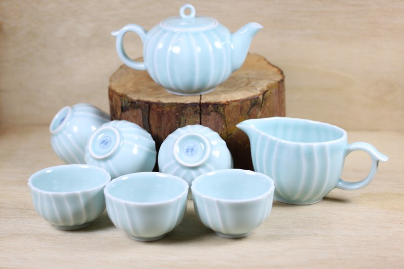 [I Love Mom] Celadon After Rain, Sky Blue Curved Pattern Tea Set, Works by Yingge Master Ye Minxiang - ถ้วย - เครื่องลายคราม 