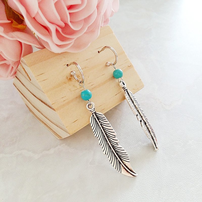 :: Ethnic BOHO Collection:: Bohemian Style Silver Basket Bead Feather Earrings Boho Style Earrings - Earrings & Clip-ons - Other Metals 