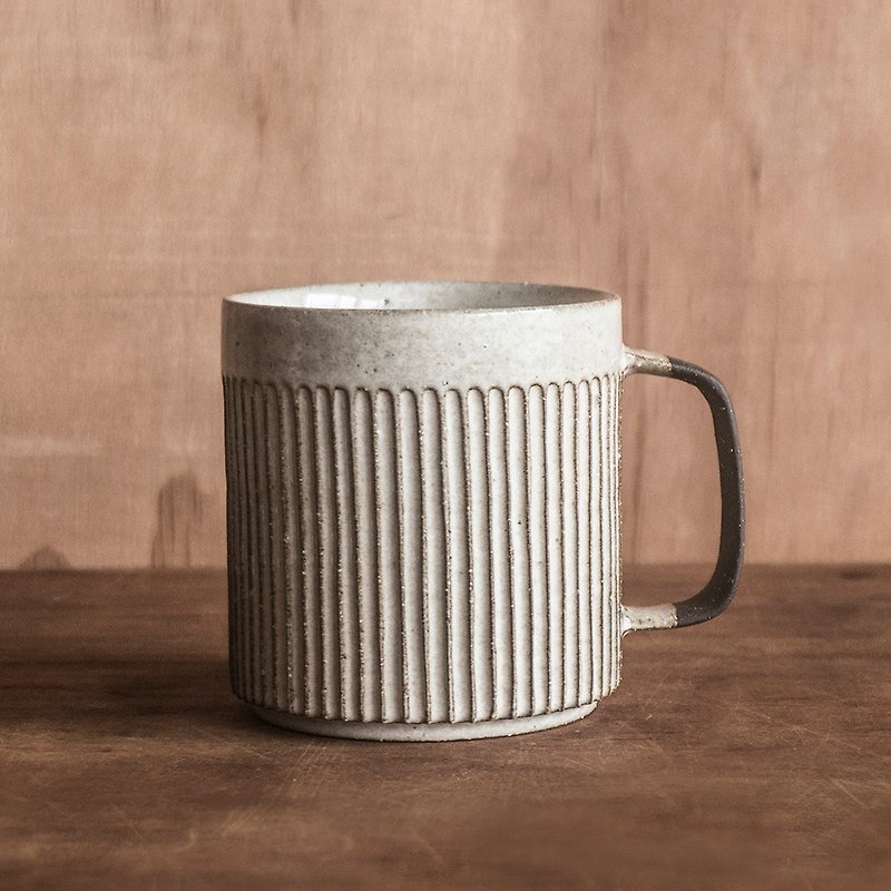 Straight grain mug 550ml - Mugs - Pottery 