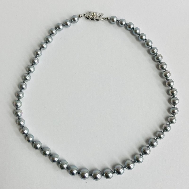 Shell polished pearl all-knot gradation necklace/approx. 7x9mm approx. 45cm/polished gray/made in Japan - สร้อยคอ - เปลือกหอย สีเทา