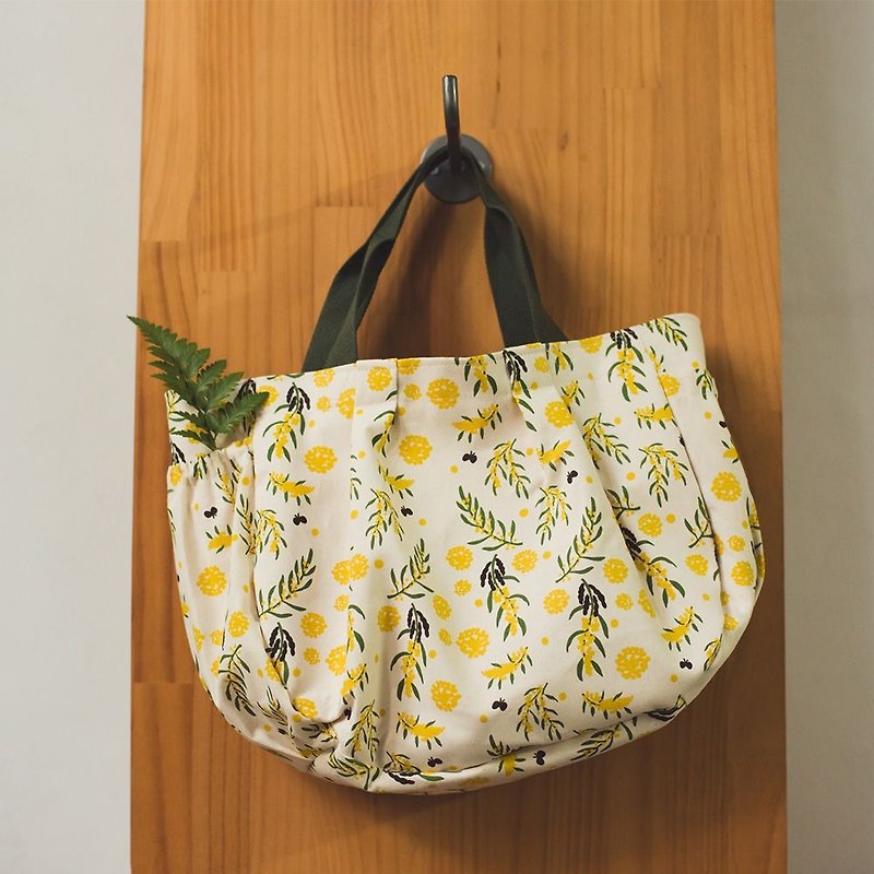 Dumpling Bag / Milly Collection / Formosa Acacia - กระเป๋าถือ - ผ้าฝ้าย/ผ้าลินิน สีเหลือง