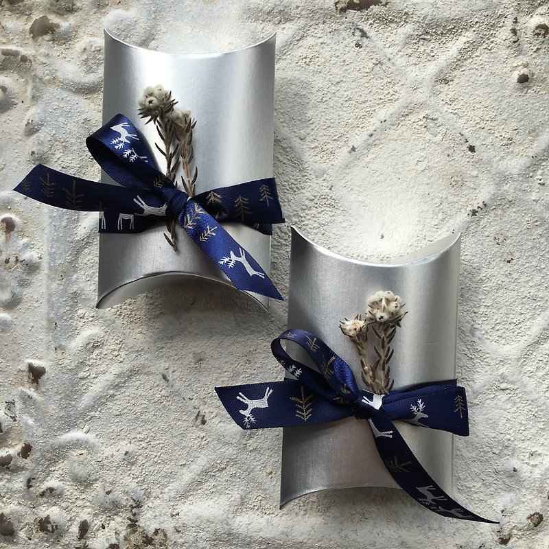 2016聖誕特別包裝- 銀色派盒+藍色馴鹿緞帶 - 其他 - 紙 銀色
