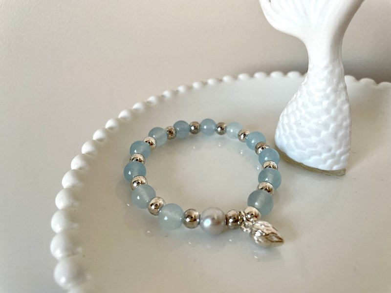 ไข่มุก สร้อยข้อมือ สีเงิน - Natural seawater pearls and Linen sterling Silver chalcedony stretch bracelet