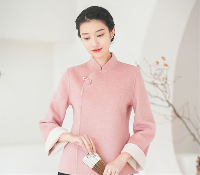 New Chinese Style | Chinese Traditional Women's Wear | Mandarin Collar Jacket with Frog Fastening | Autumn/Winter Pink Wool Double-Faced Short Coat - เสื้อผู้หญิง - ขนแกะ สึชมพู