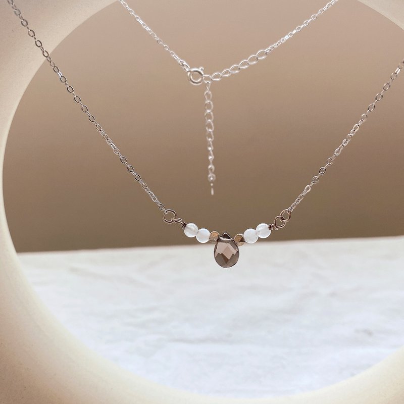 The Beauty of Quiet Sterling Silver Necklace/Tea Crystal Moonstone - Necklaces - Sterling Silver Silver