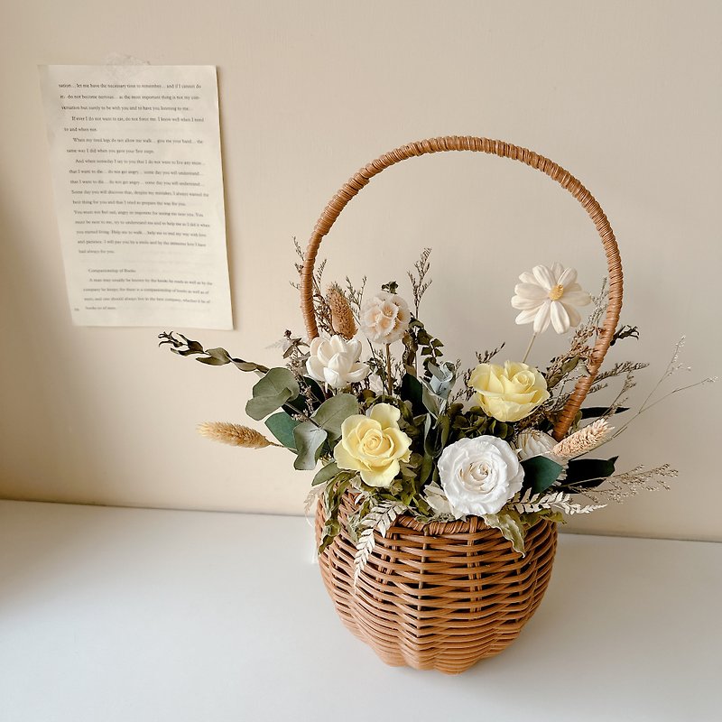 Yellow and White Natural Style Immortal Fragrance Diffuser Flower Basket - ช่อดอกไม้แห้ง - ไม้ไผ่ สีเหลือง