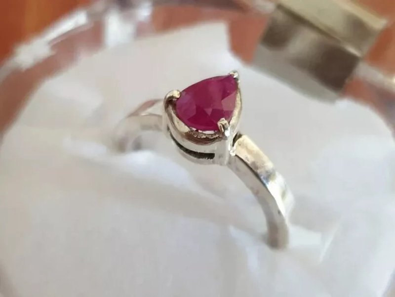 Natural Ruby Ring Mens Ruby Ring 925 Sterling Silver Handmade Ring For Men women - แหวนทั่วไป - เครื่องเพชรพลอย สีม่วง