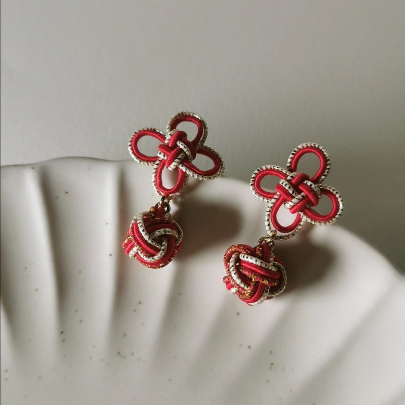 【Veverka】Xingzhongzang No.1-Water earrings, leaf knots, jade knots, and braided water - Earrings & Clip-ons - Paper Red