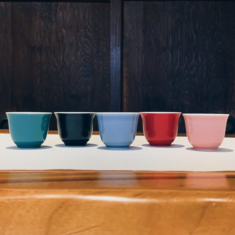 Not to mention the beauty of the color glaze Haoyue Cup - Teapots & Teacups - Porcelain 