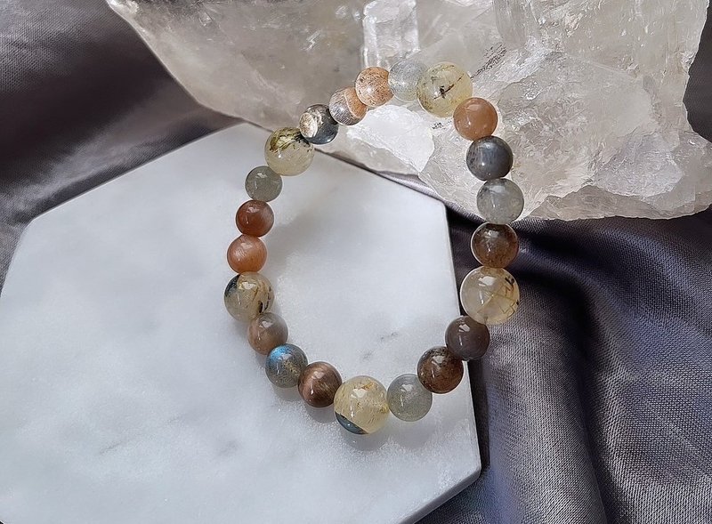 鈦晶/黑金骨幹/灰月光-日。月。光滿溢招財貴人自信魅力療癒撫慰 - 手鍊/手環 - 水晶 金色