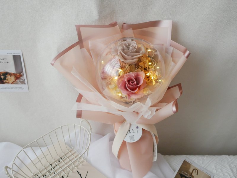 Bobo ball small eternal rose bouquet [Glimmer past events] Chinese Valentine's Day/Graduation - ช่อดอกไม้แห้ง - พืช/ดอกไม้ สีกากี