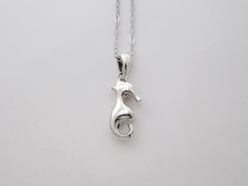 Animal Kingdom Series Seahorse Pendant 16-inch Chain (Solid/No Plating) - Necklaces - Other Metals 