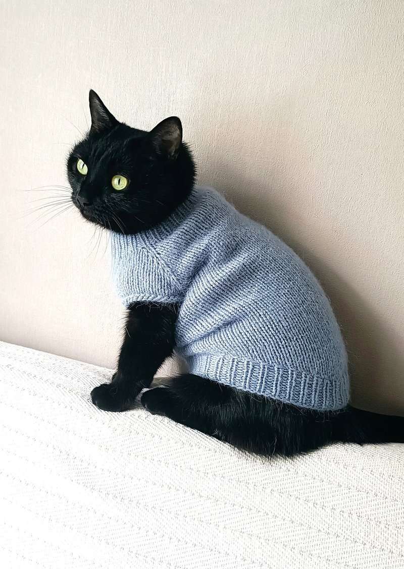 Cozy cat sweater Handcrafted knit jumper for pets Down sweater for cats dogs - ชุดสัตว์เลี้ยง - ขนแกะ 