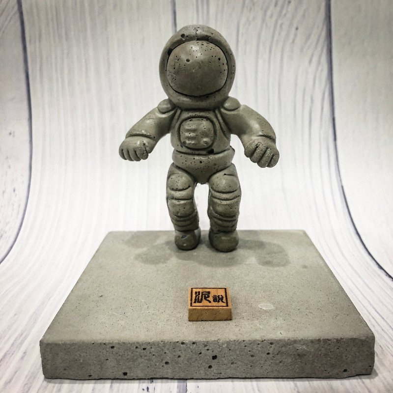 Cement spaceman shape mobile phone holder business card holder Valentine's Day - Phone Stands & Dust Plugs - Cement Gray
