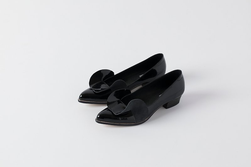ZOODY / 涟漪 / handmade shoes / flat pointed baotou shoes / black - รองเท้าหนังผู้หญิง - หนังแท้ สีดำ