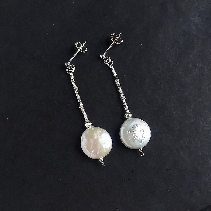 Sparkling Karen Silver beads and coin pearl earrings / pierced Clip-On - Earrings & Clip-ons - Silver Silver