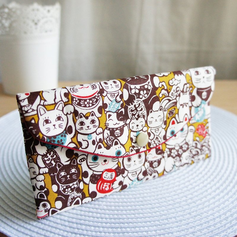 Lovely [Japanese cloth custom] Japanese Lucky Cat red envelope ‧ Passbook cover ‧ Gold pouch - ถุงอั่งเปา/ตุ้ยเลี้ยง - ผ้าฝ้าย/ผ้าลินิน สีกากี