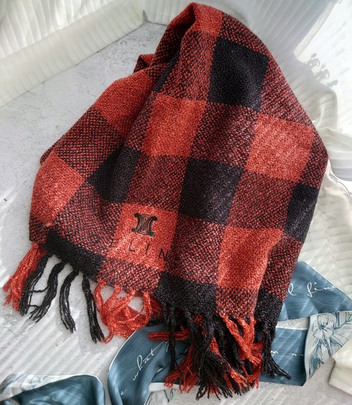 美品 ★CELINE★ スカーフ 大判 マカダム エッフェル塔 凱旋門 レッド 美品 ☆CELINE☆ スカーフ 大判 マカダム エッフェル塔 凱旋門