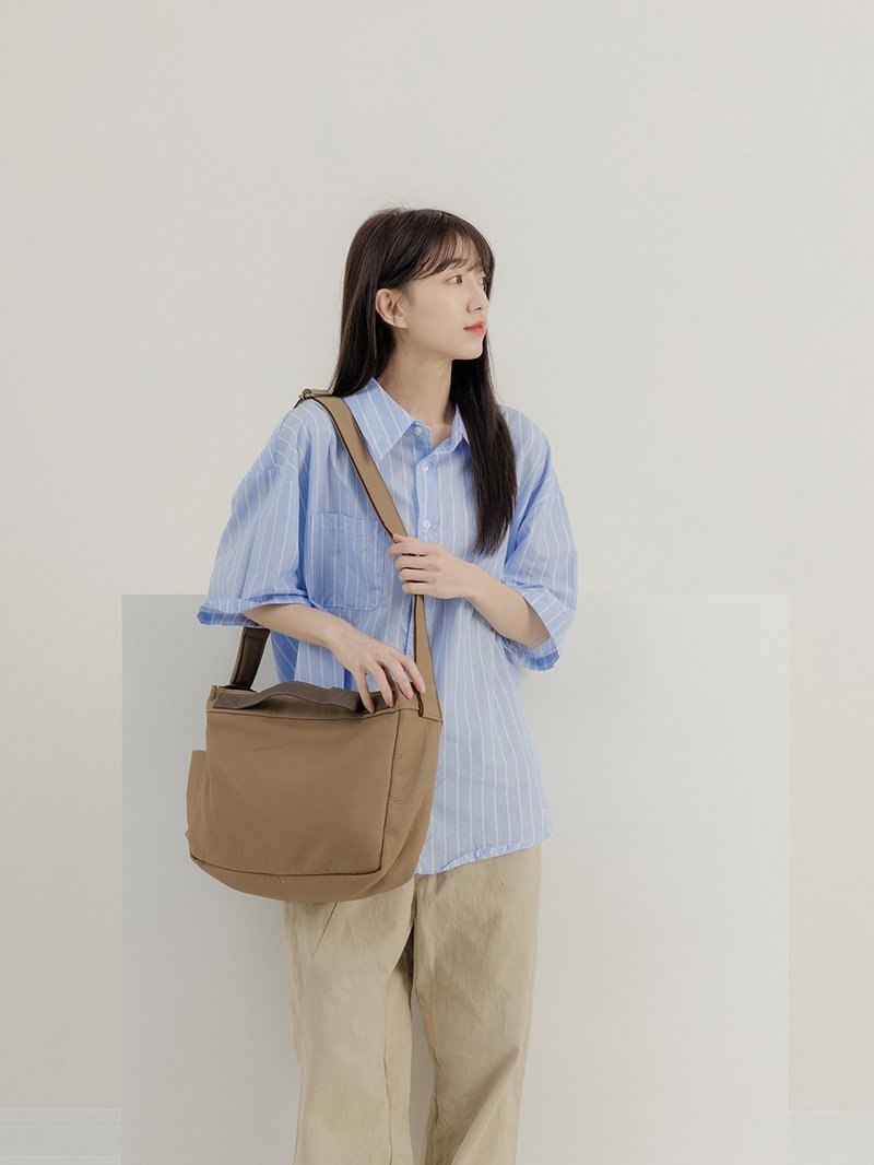supportingrole 真皮簡約實用都會肩側背包  淺棕色 - 側背包/斜背包 - 真皮 