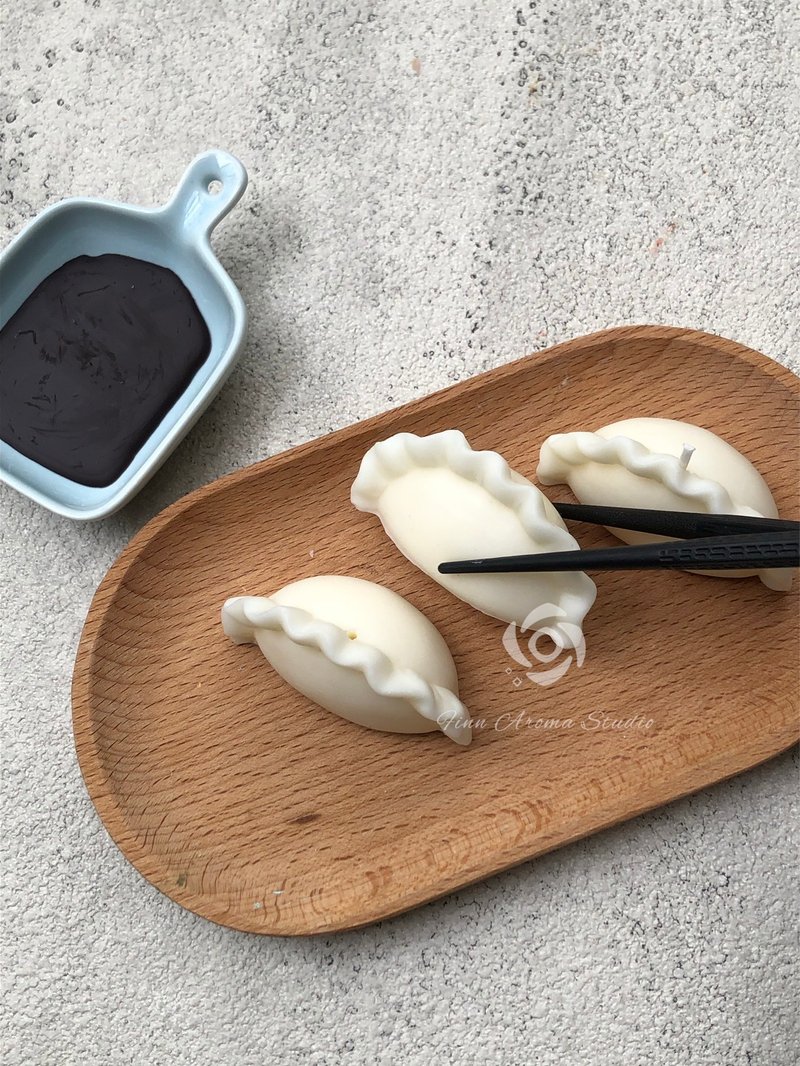 Lucky Yuanbao Dumplings Handmade Soap | Imitation food comes with a plate and dipping sauce - สบู่ - ขี้ผึ้ง ขาว