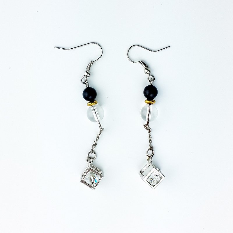 |Simple Series|Clear Ice Heart Black Onyx White Crystal (Earrings x Ear Clips x Handmade x Customized) - Earrings & Clip-ons - Gemstone White