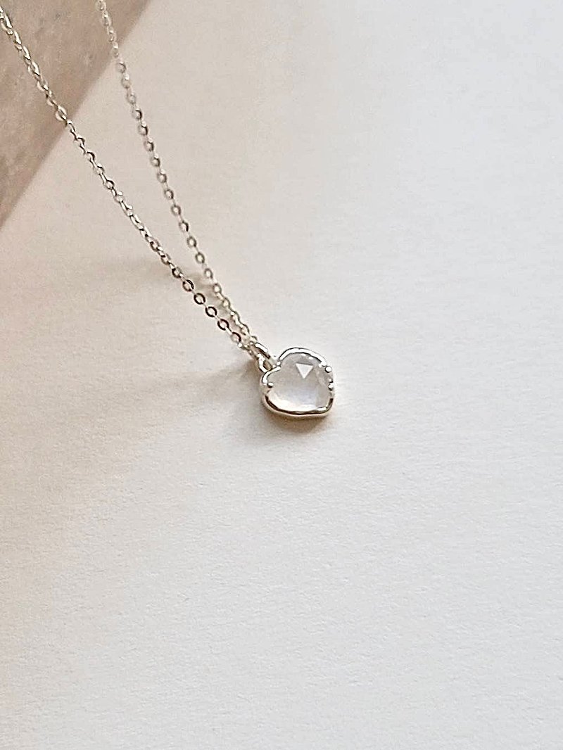 心印月光石項鍊/水晶/純銀/ 輕珠寶 - 項鍊 - 寶石 透明