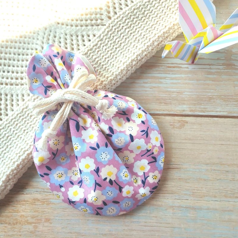 Sweet French-style Floral Pouch / Drawstring Bag - กระเป๋าหูรูด - ผ้าฝ้าย/ผ้าลินิน สีม่วง