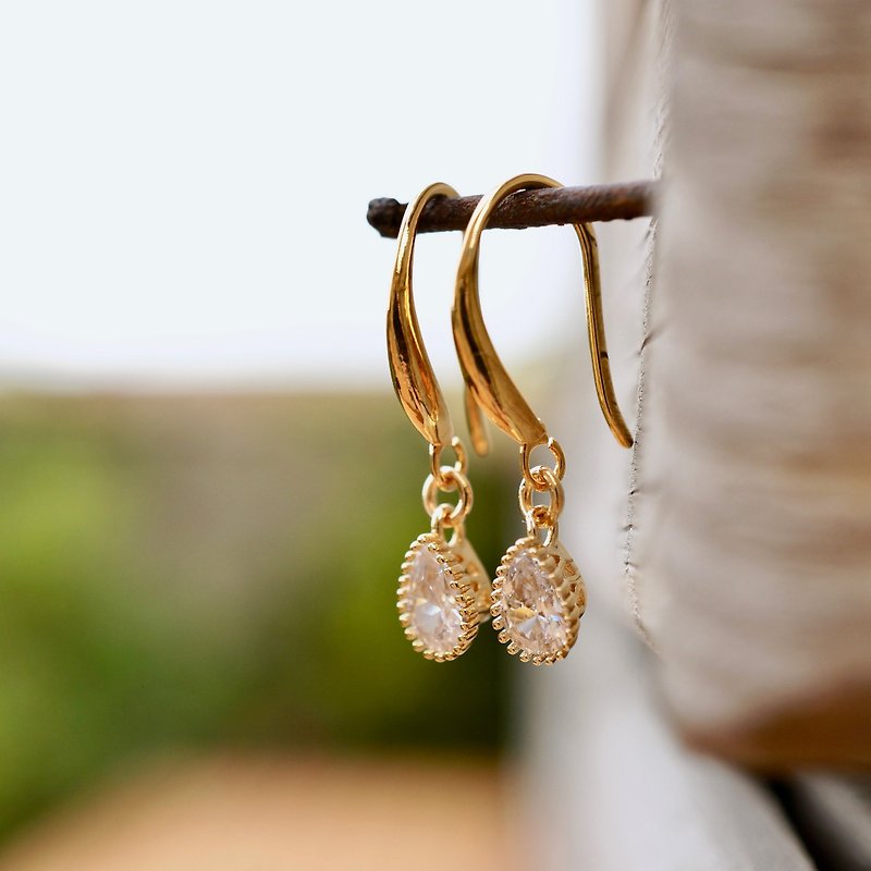 ITS-E142 [earring series, small water droplets] drop ear ear clip earrings - Earrings & Clip-ons - Other Metals Gold