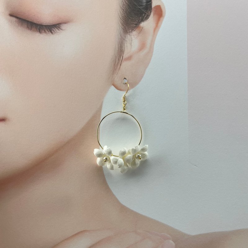 Jessa | Eye-Catching Floral Hoop Earrings - Earrings & Clip-ons - Resin White