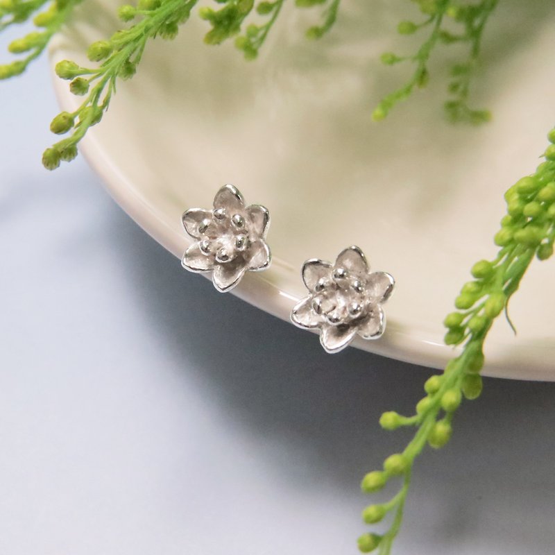 Small Fresh Series / Pair of Camphor Flower Earrings / 925 Silver - ต่างหู - โลหะ สีเงิน