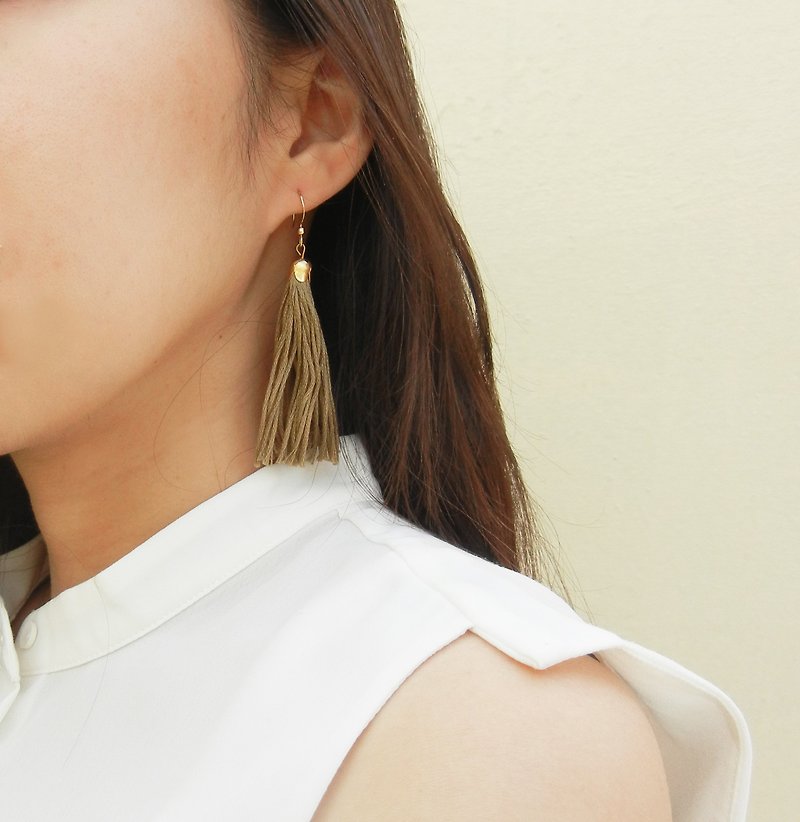*coucoubird*Coffee gold oversized tassel earrings - Earrings & Clip-ons - Silk Brown